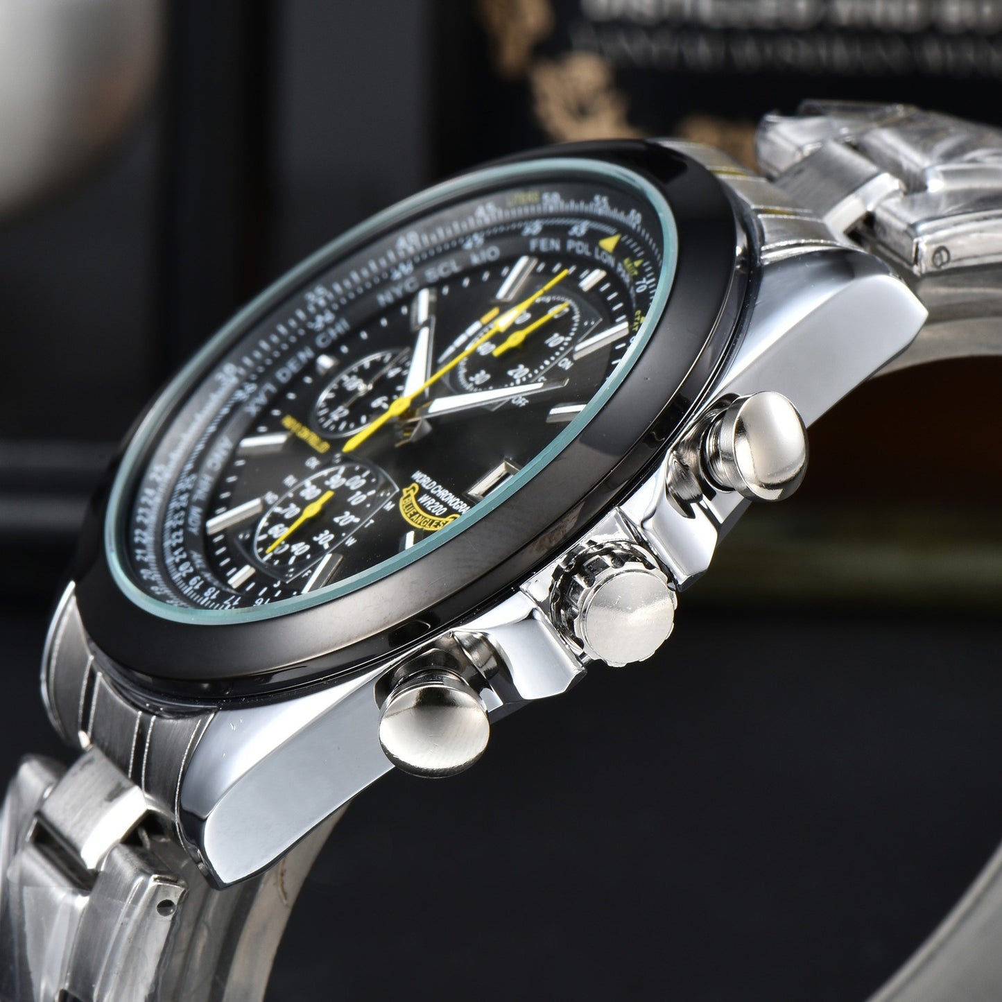 Black Dial Elegant Men's Quartz Chronograph Watch with 42mm Case and Perpetual Calendar